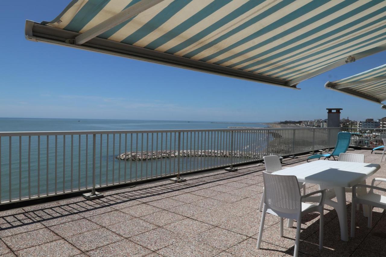 Penthouse Attico Mara Apartment Caorle Exterior photo