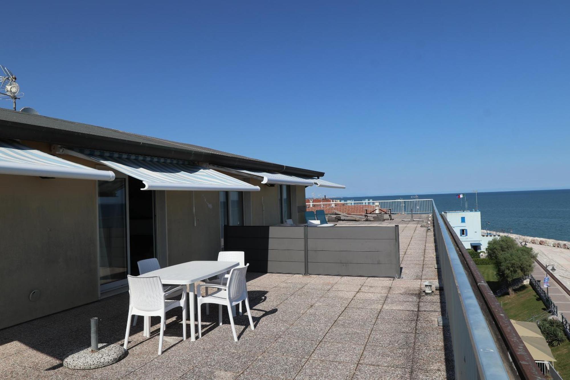 Penthouse Attico Mara Apartment Caorle Exterior photo